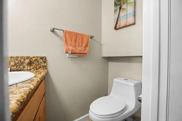 $250,000 | 7032 Fair Oaks Boulevard, Unit 5, Carmichael, CA 95608