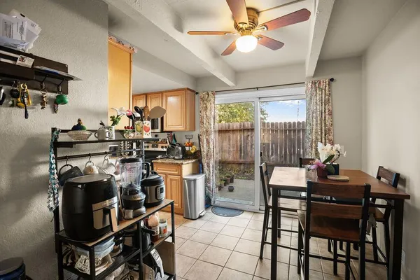 $250,000 | 7032 Fair Oaks Boulevard, Unit 5, Carmichael, CA 95608