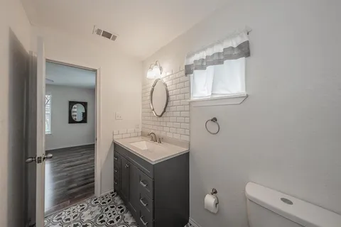 $240,000 | 906 North Wilhite Street, Cleburne, TX 76031