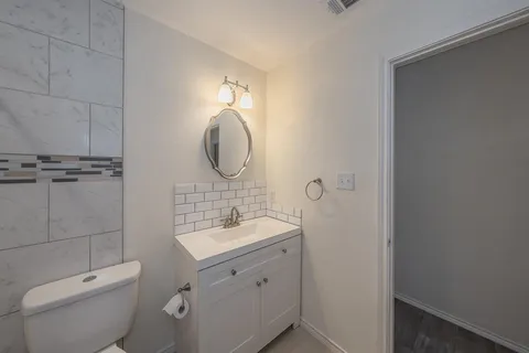 $240,000 | 906 North Wilhite Street, Cleburne, TX 76031