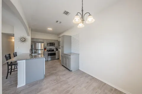 $240,000 | 906 North Wilhite Street, Cleburne, TX 76031