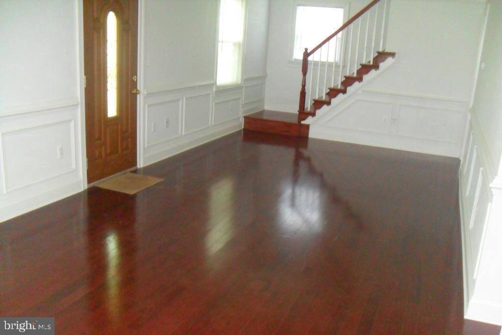 6175 Shady Side Road Shady Side, MD 20764 - Photo 4 of 11 Living Room