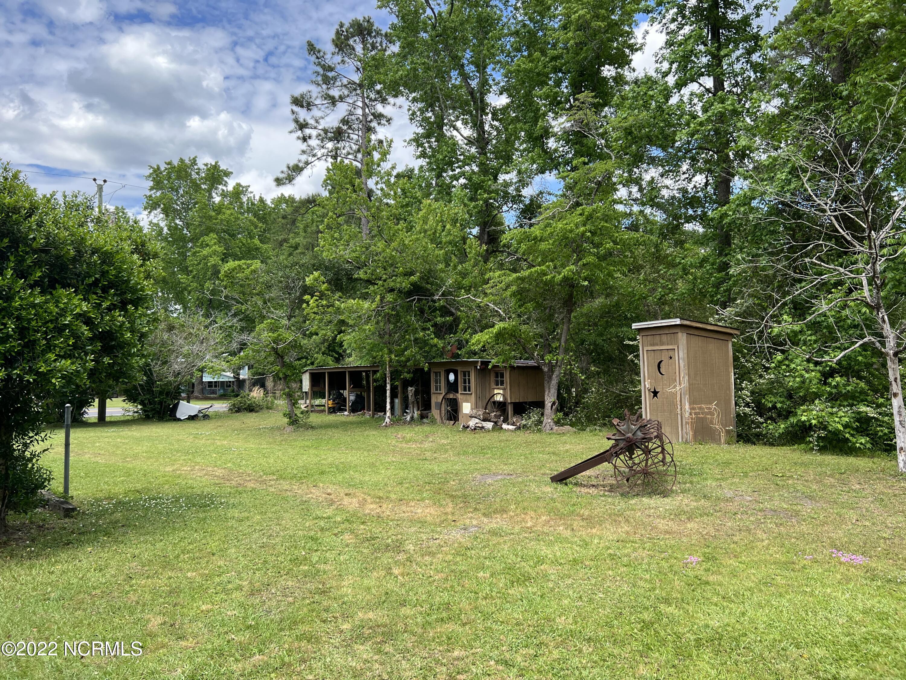 1266 Roberts Road Grantsboro, NC 28529 - Photo 12 of 29 A9386159-F216-4935-93E3-5B21AF6FB1AB