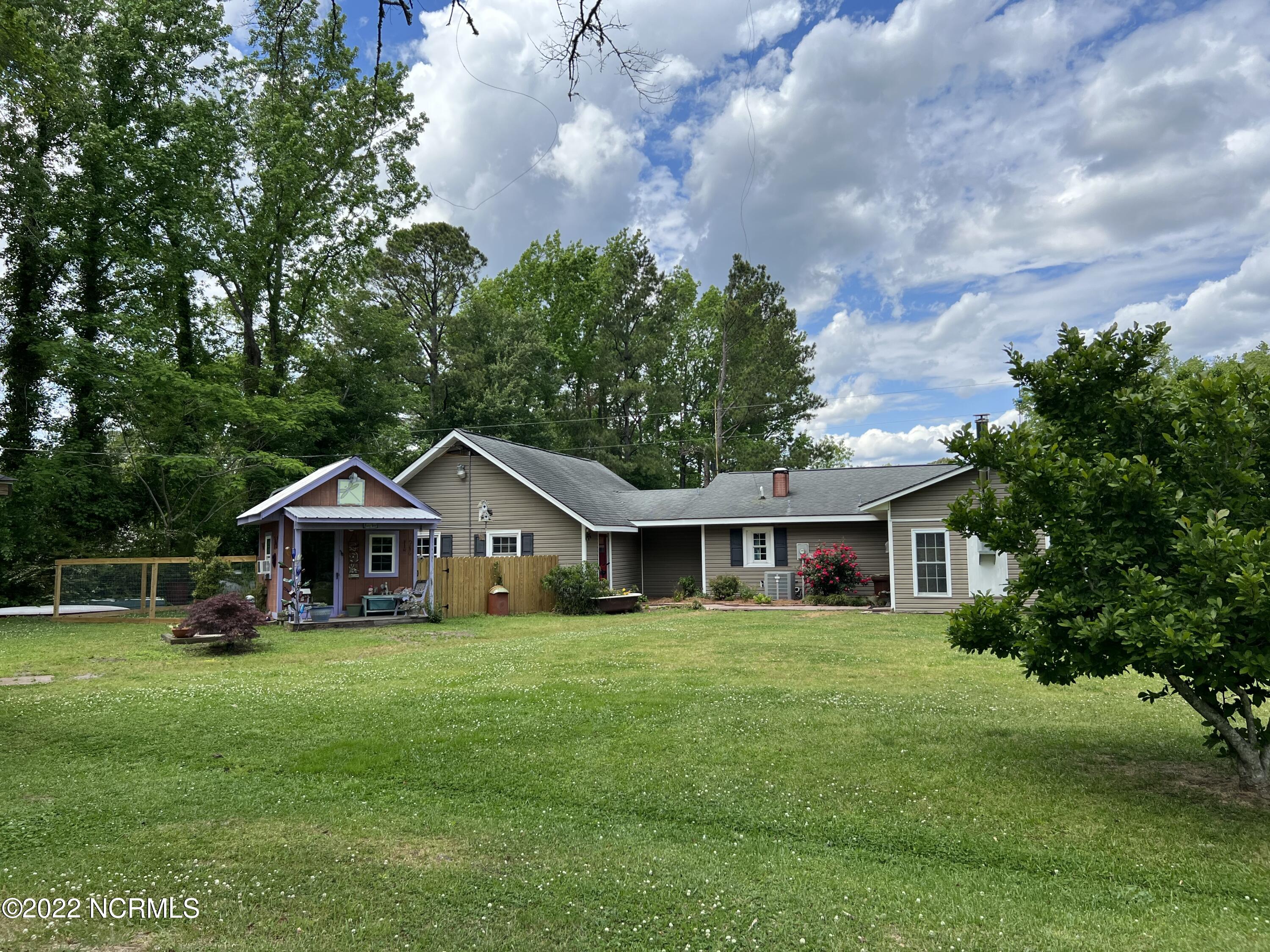 1266 Roberts Road Grantsboro, NC 28529 - Photo 14 of 29 27FDF3C8-7D2D-4B2A-90B2-251C6FAD3957
