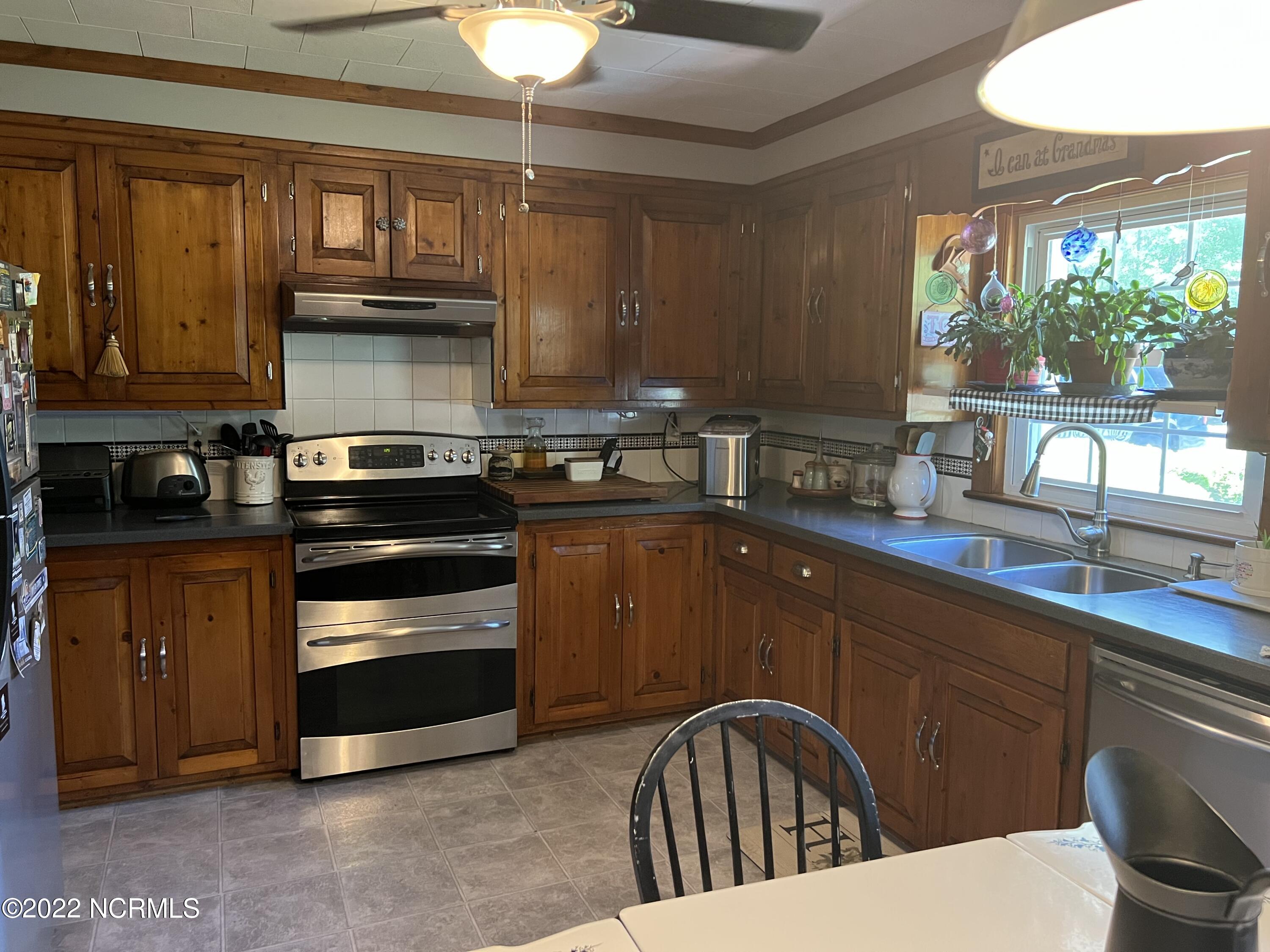 1266 Roberts Road Grantsboro, NC 28529 - Photo 15 of 29 024A6C68-403E-4932-A868-F9C9CE2F77CD