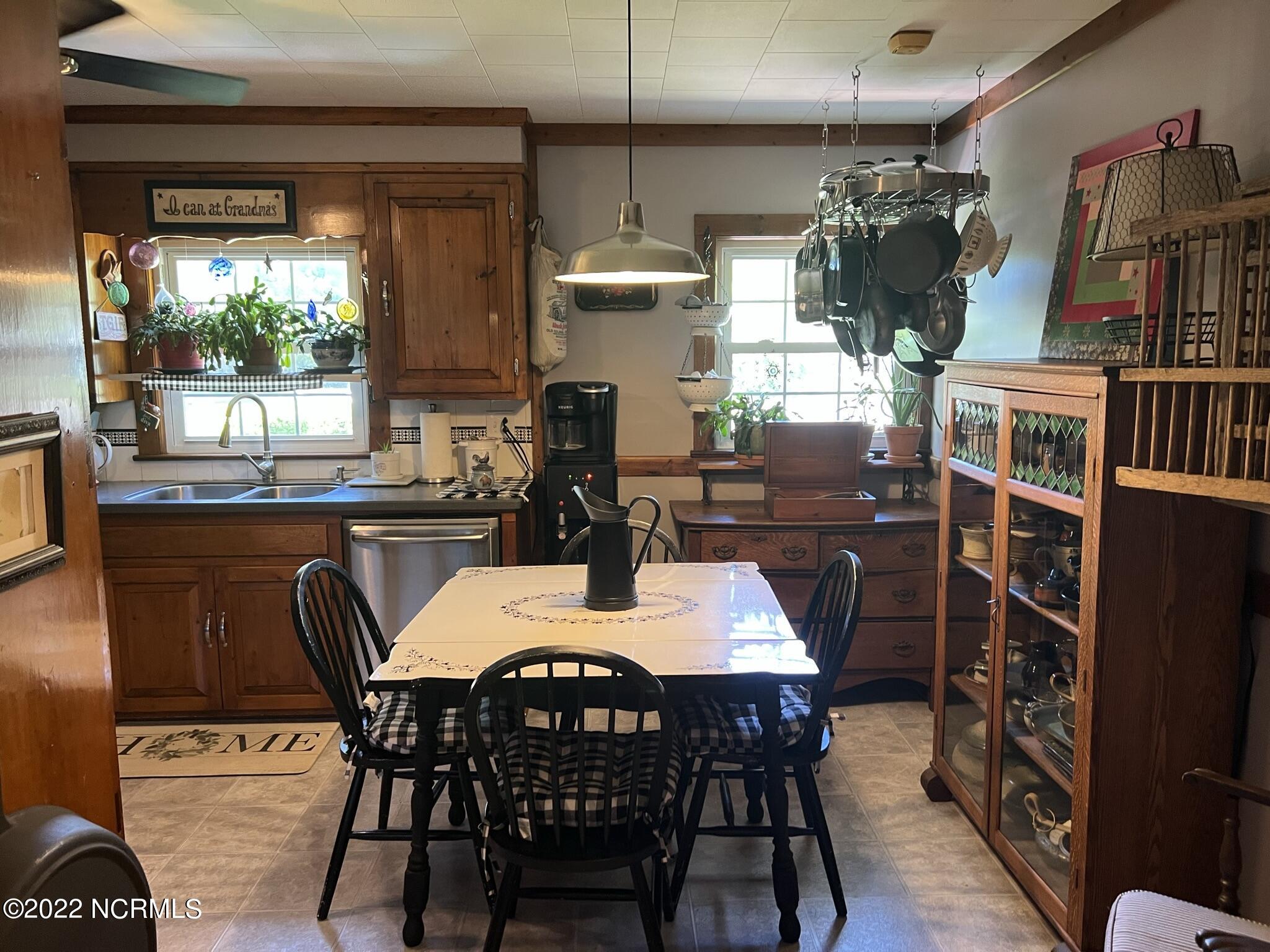 1266 Roberts Road Grantsboro, NC 28529 - Photo 16 of 29 045349C2-E2F6-4C88-B911-1D67AAB012BC