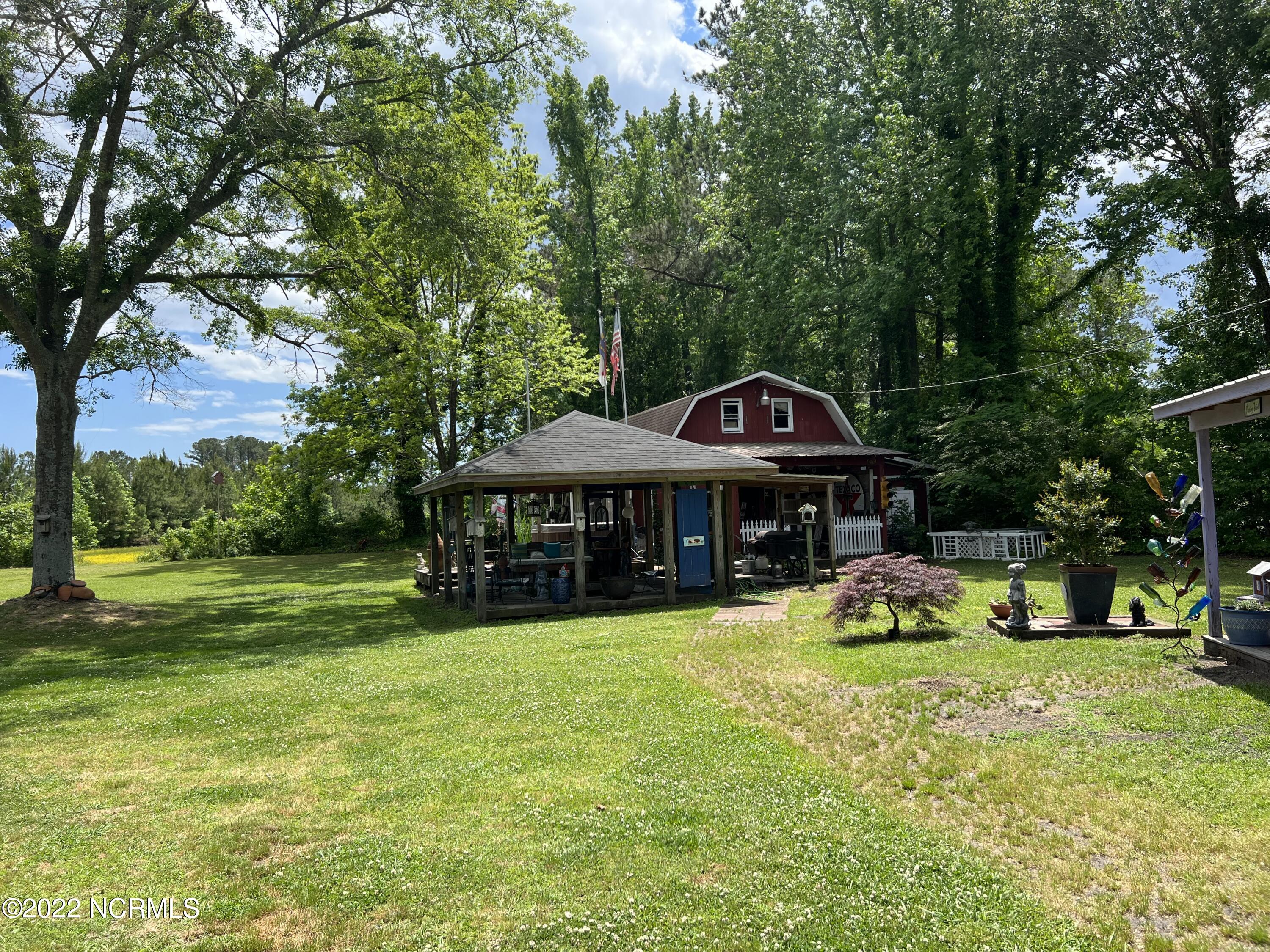 1266 Roberts Road Grantsboro, NC 28529 - Photo 2 of 29 A363FF75-799C-4845-87E5-F8DD8533FEF9