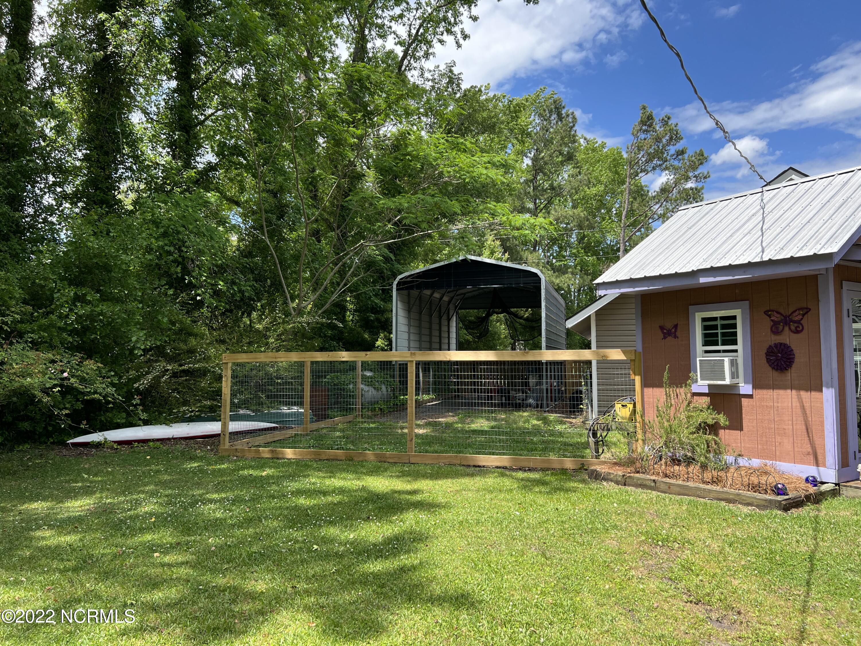 1266 Roberts Road Grantsboro, NC 28529 - Photo 4 of 29 1D6EFFD2-A473-4501-82FE-58FCDB4ECB7F