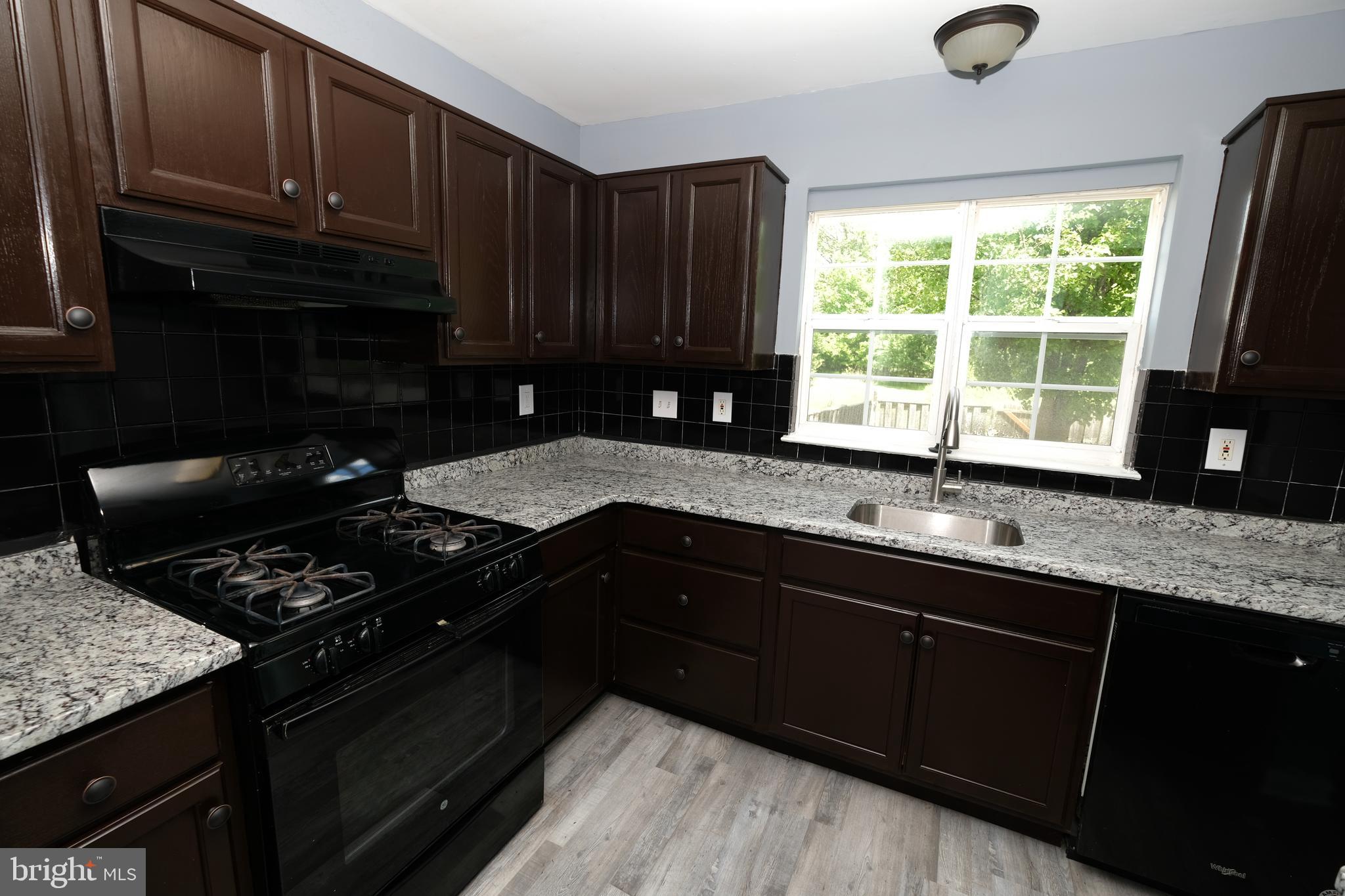 7533 Maury Road Baltimore, MD 21244 - Photo 9 of 31
