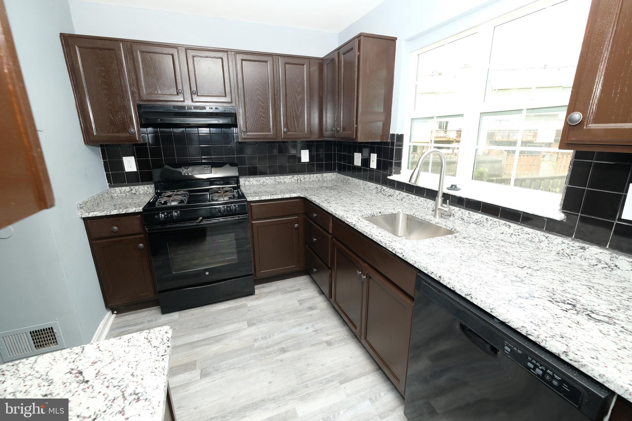 7533 Maury Road Baltimore, MD 21244 - Photo 10 of 31
