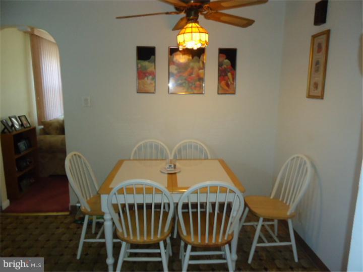 673 Rennard Street Philadelphia, PA 19116 - Photo 4 of 10 Breakfast Room