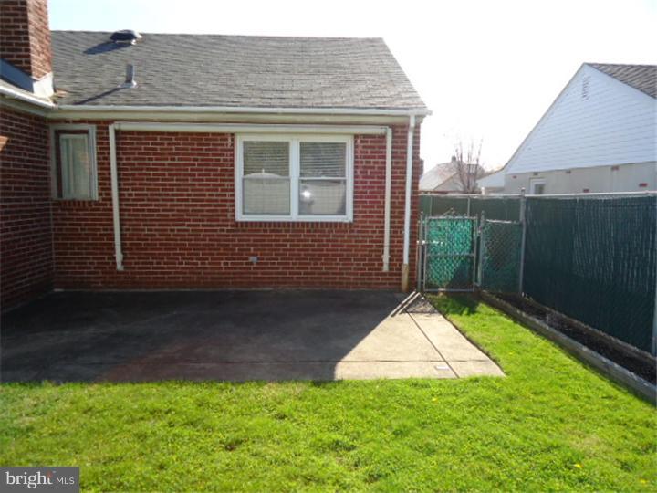 673 Rennard Street Philadelphia, PA 19116 - Photo 8 of 10 Patio