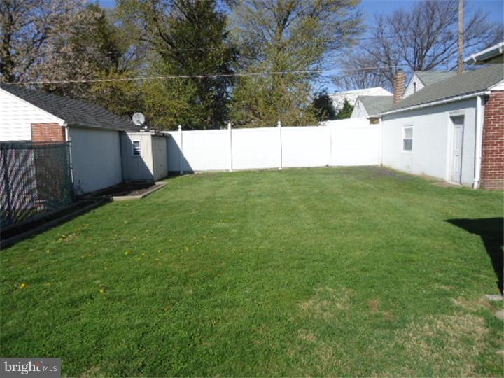 673 Rennard Street Philadelphia, PA 19116 - Photo 9 of 10 Back Yard