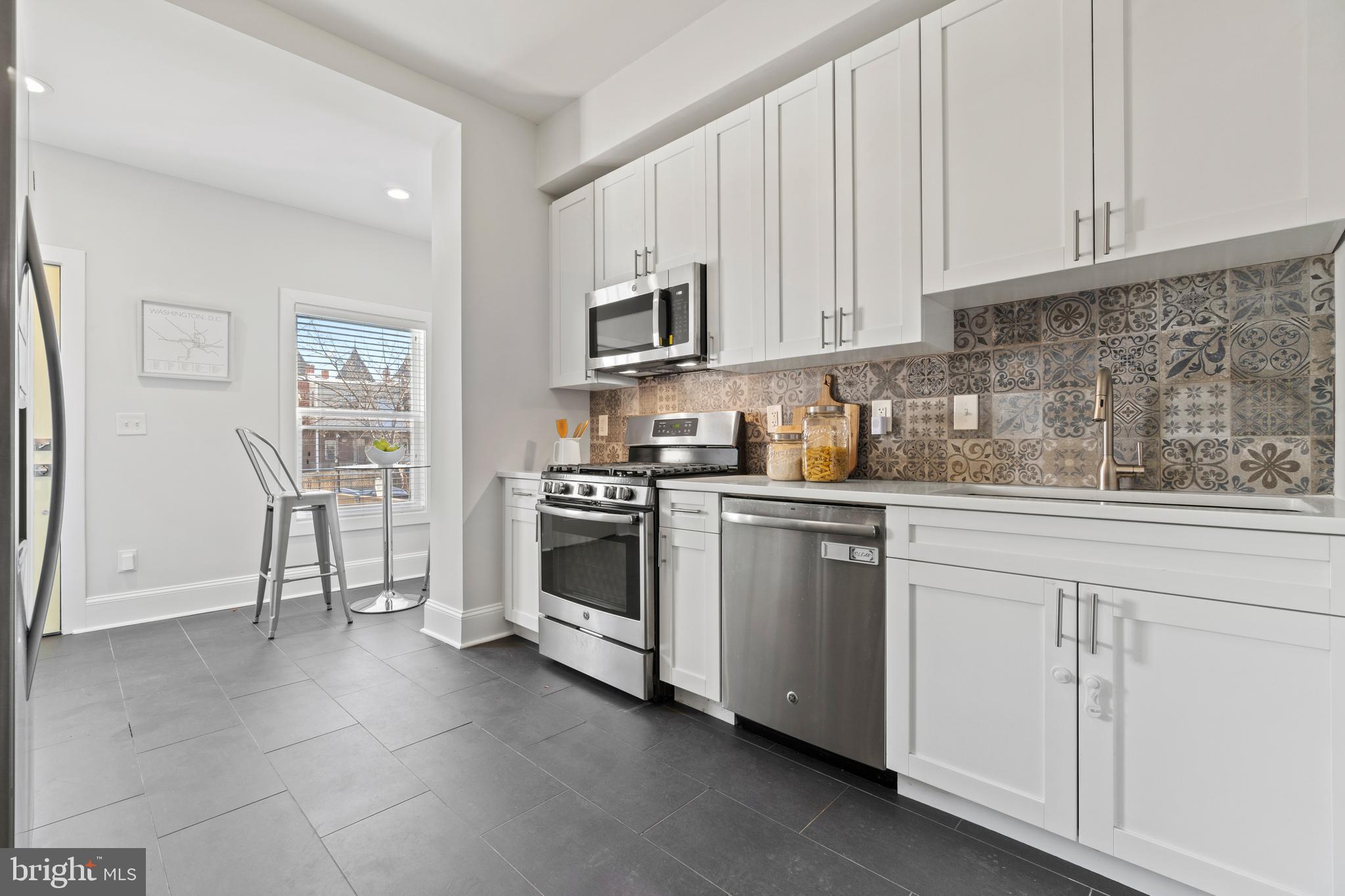 1023 10th Street Northeast Washington, DC 20002 - Photo 10 of 31