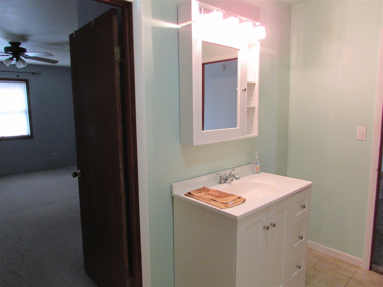 504 Barry Road Rockford, IL 61109 - Photo 18 of 31 a utility room with a sink washer and dryer