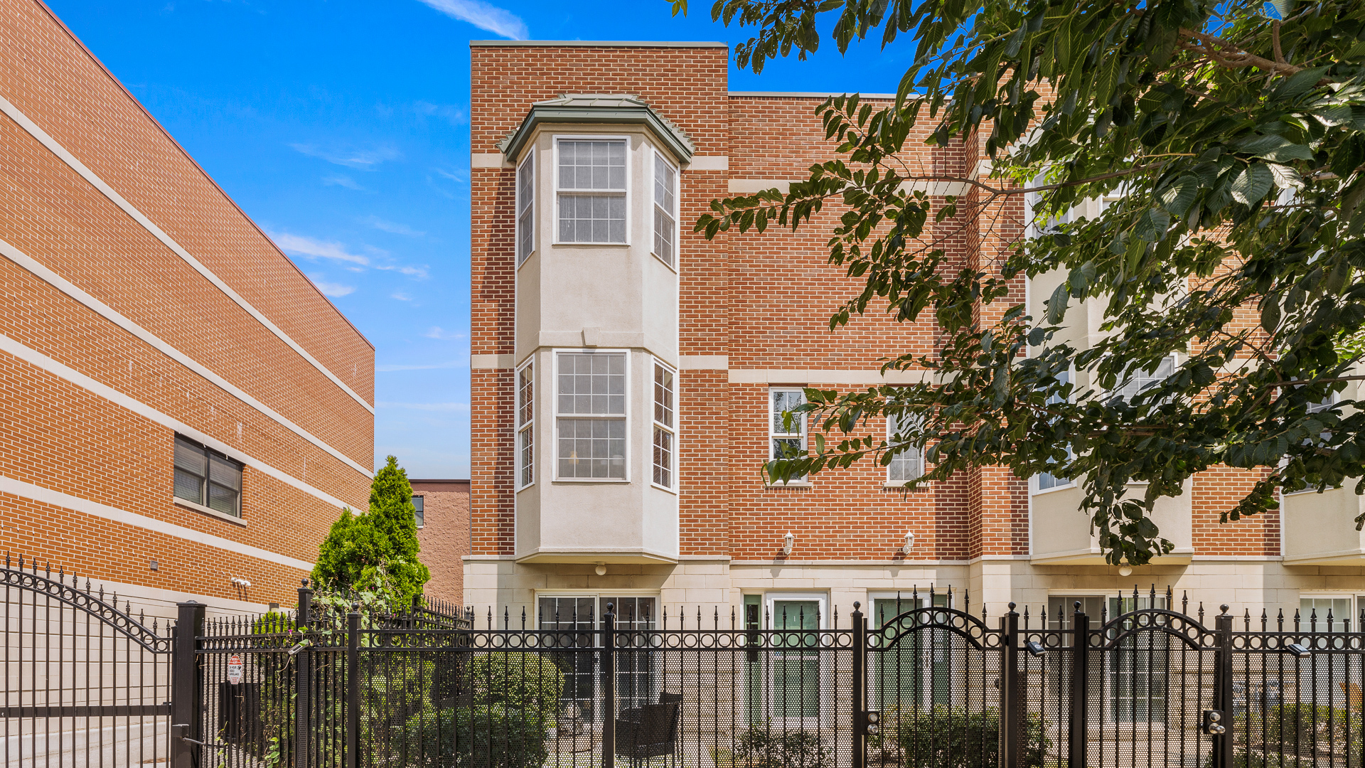 2320 West Adams Street, Unit 1 Chicago, IL 60612 - Photo 1 of 29