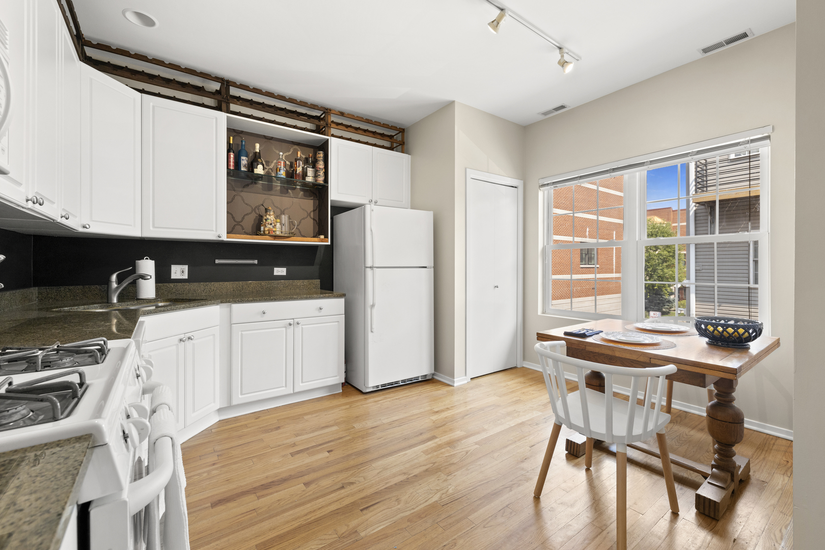 2320 West Adams Street, Unit 1 Chicago, IL 60612 - Photo 11 of 29