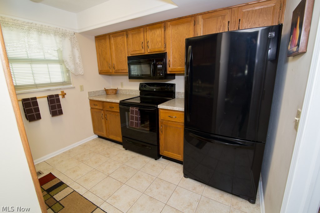 17669 Drake Road Strongsville, OH 44136 - Photo 9 of 24 Gallery Image 9