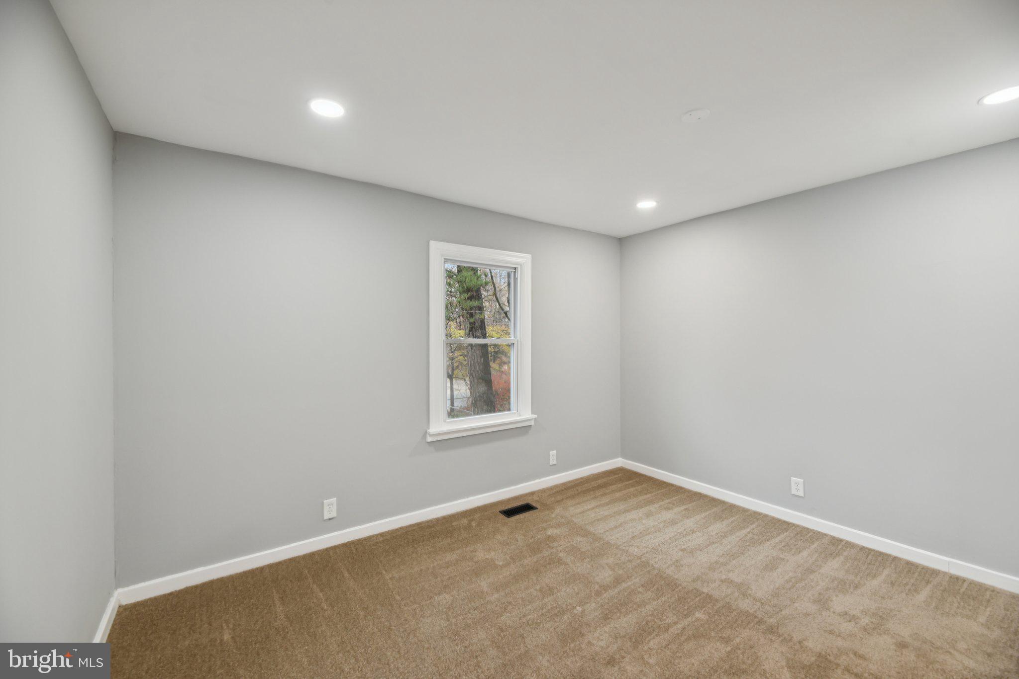 14610 Brandywine Heights Road Brandywine, MD 20613 - Photo 18 of 25 an empty room with a window