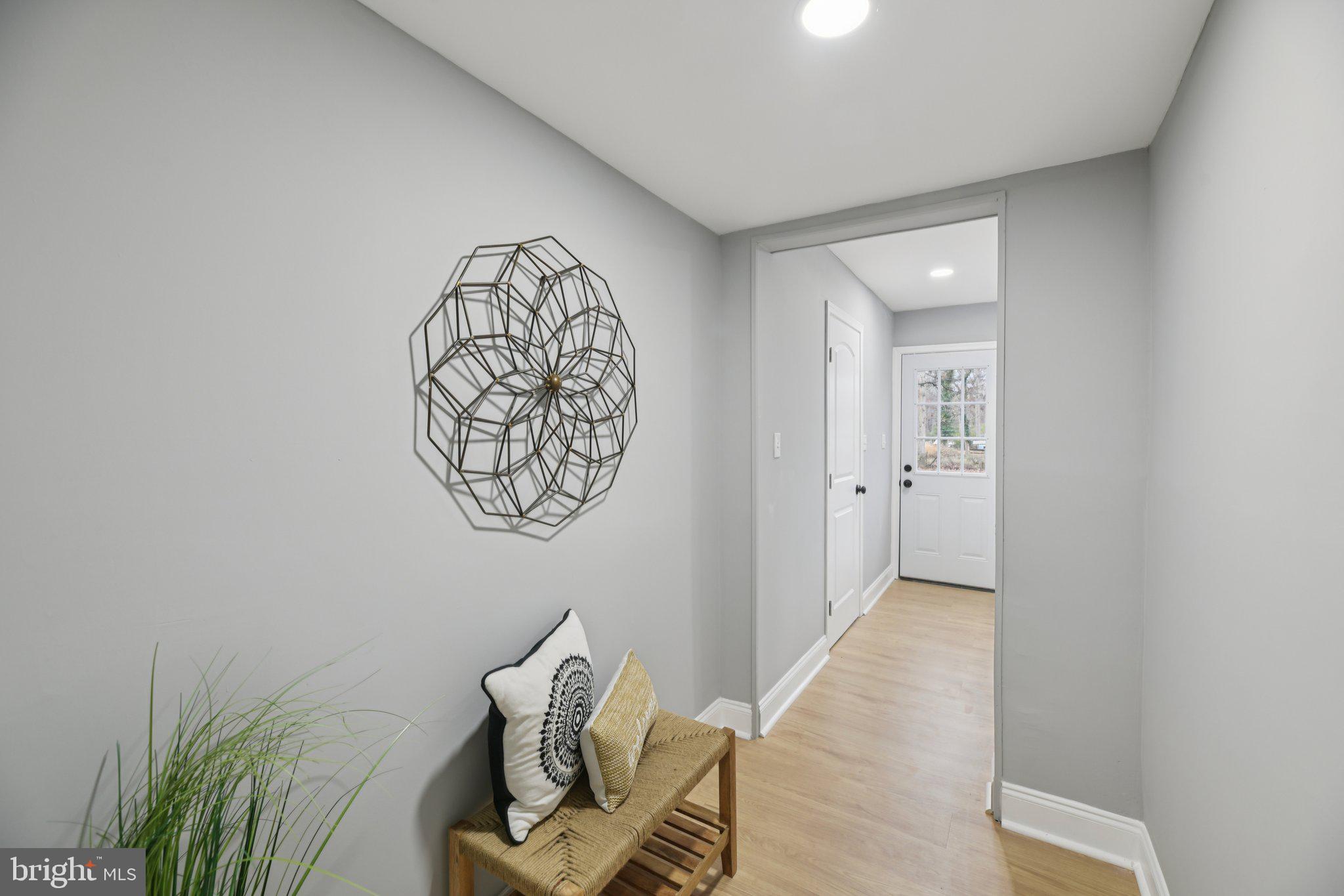 14610 Brandywine Heights Road Brandywine, MD 20613 - Photo 3 of 25 a view of a hallway with entryway