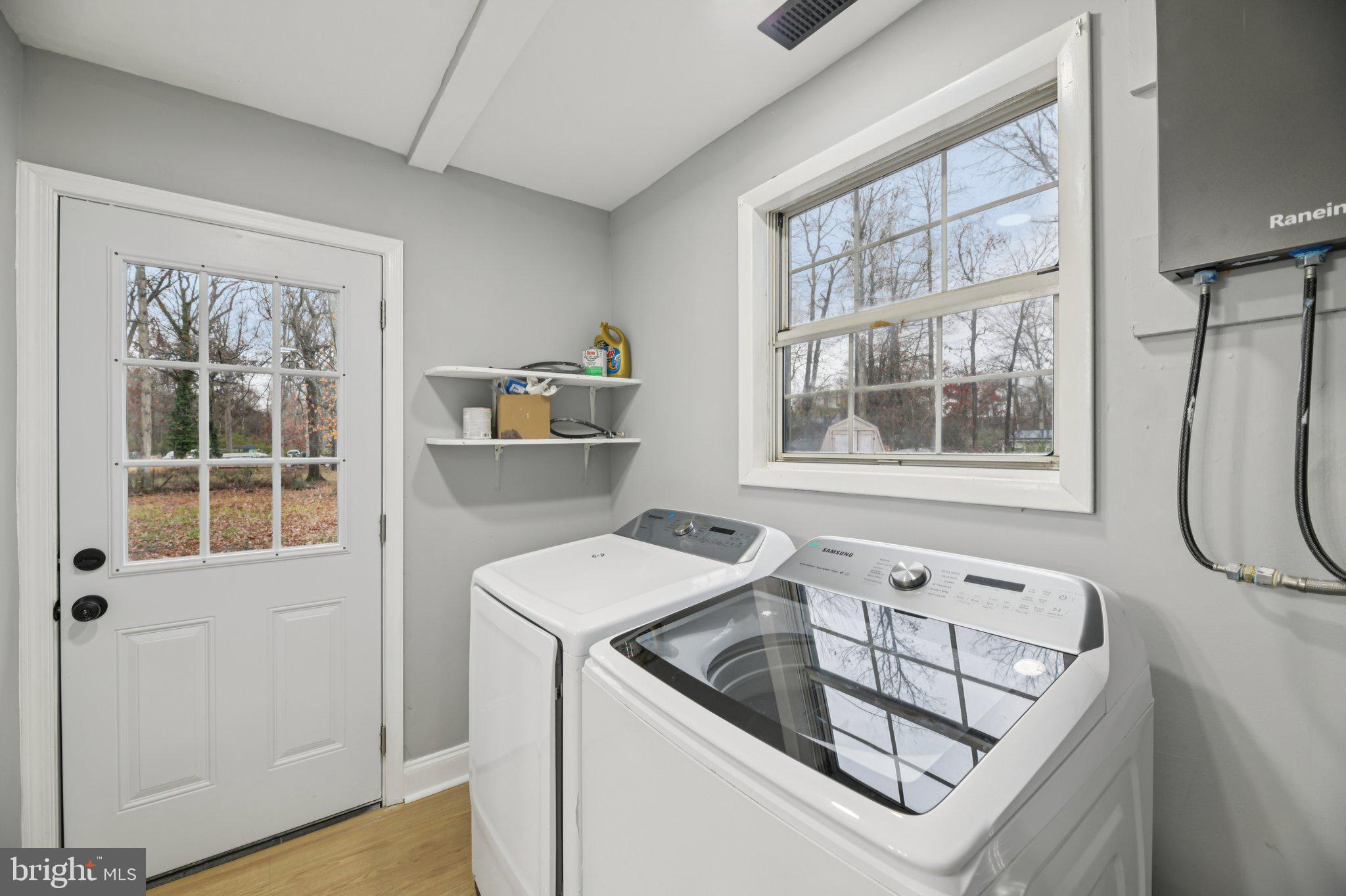 14610 Brandywine Heights Road Brandywine, MD 20613 - Photo 10 of 25 a utility room with dryer and washer