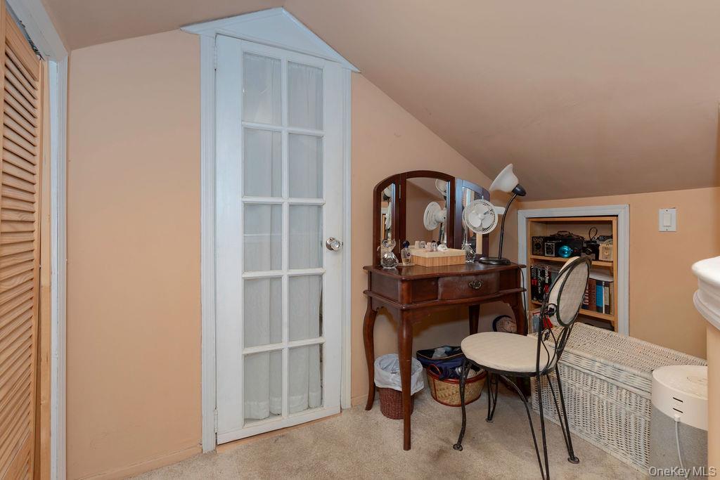 104 Fordham Street, Unit 5 Bronx, NY 10464 - Photo 19 of 27 a view of a dining room that has a table and chairs in it