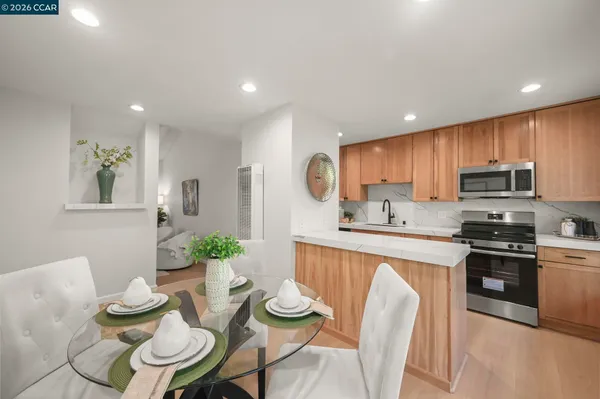 $399,000 | 2560 Walnut Boulevard, Unit 4, Walnut Creek, CA 94596