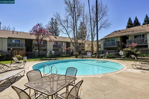 $399,000 | 2560 Walnut Boulevard, Unit 4, Walnut Creek, CA 94596