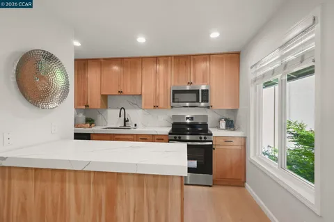 $399,000 | 2560 Walnut Boulevard, Unit 4, Walnut Creek, CA 94596