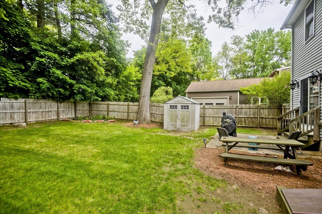 679 Parker Street Springfield, MA 01129 - Photo 6 of 41