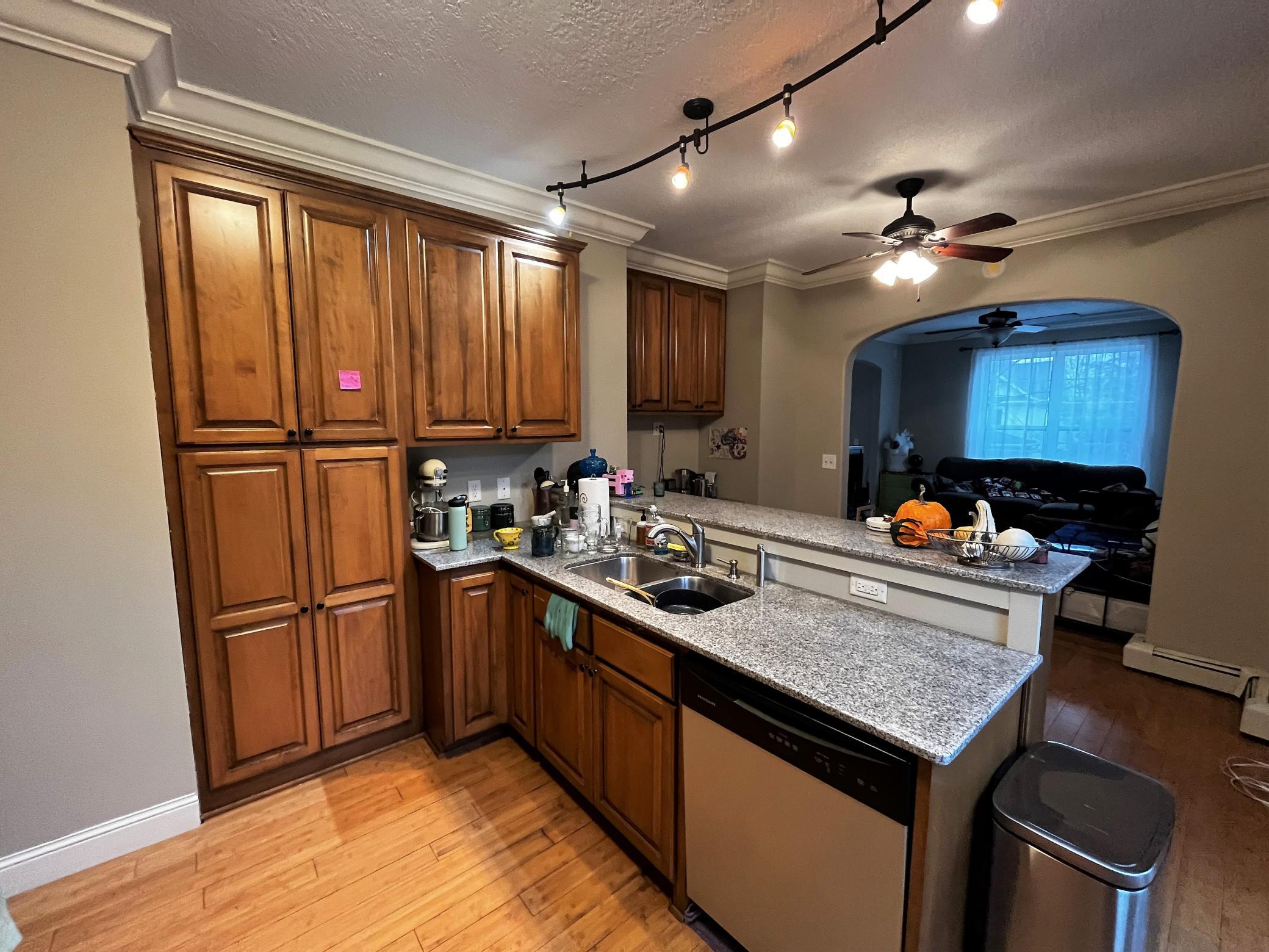 1092 18th Avenue Southeast Minneapolis, MN 55414 - Photo 13 of 23