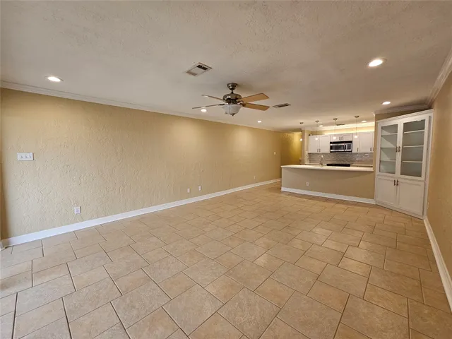 $1,900 | 15575 Marina Drive, Unit 323A, Montgomery, TX 77356