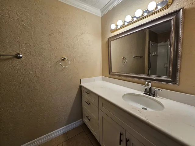 $1,900 | 15575 Marina Drive, Unit 323A, Montgomery, TX 77356