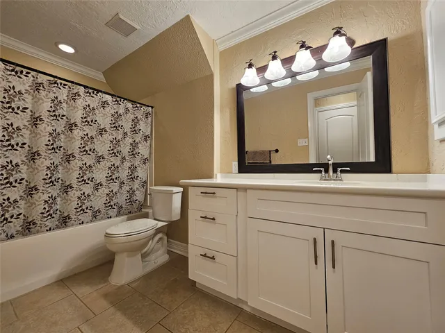 $1,900 | 15575 Marina Drive, Unit 323A, Montgomery, TX 77356