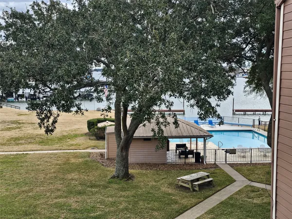 $1,900 | 15575 Marina Drive, Unit 323A, Montgomery, TX 77356