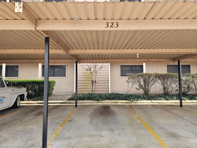 $1,900 | 15575 Marina Drive, Unit 323A, Montgomery, TX 77356
