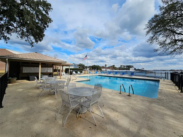 $1,900 | 15575 Marina Drive, Unit 323A, Montgomery, TX 77356