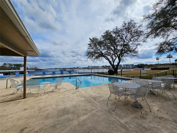 $1,900 | 15575 Marina Drive, Unit 323A, Montgomery, TX 77356