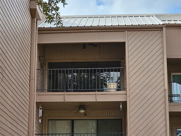 $1,900 | 15575 Marina Drive, Unit 323A, Montgomery, TX 77356