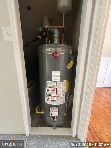 a view of washer and dryer