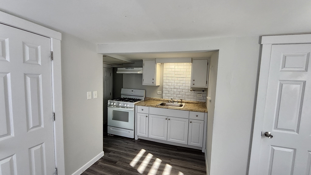 121 North Main Street, Unit 121 Andover, MA 01810 - Photo 6 of 12