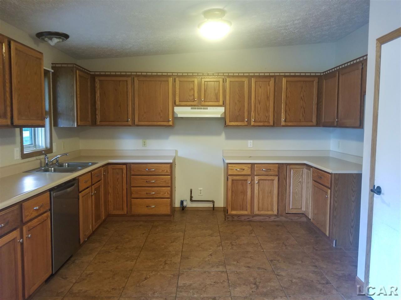 10100 Prattville Road Pittsford, MI 49271 - Photo 4 of 11 50025871-3.JPG