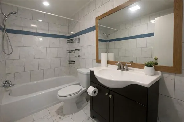 $1,000 | 229 Ave A, Latrobe, PA 15650