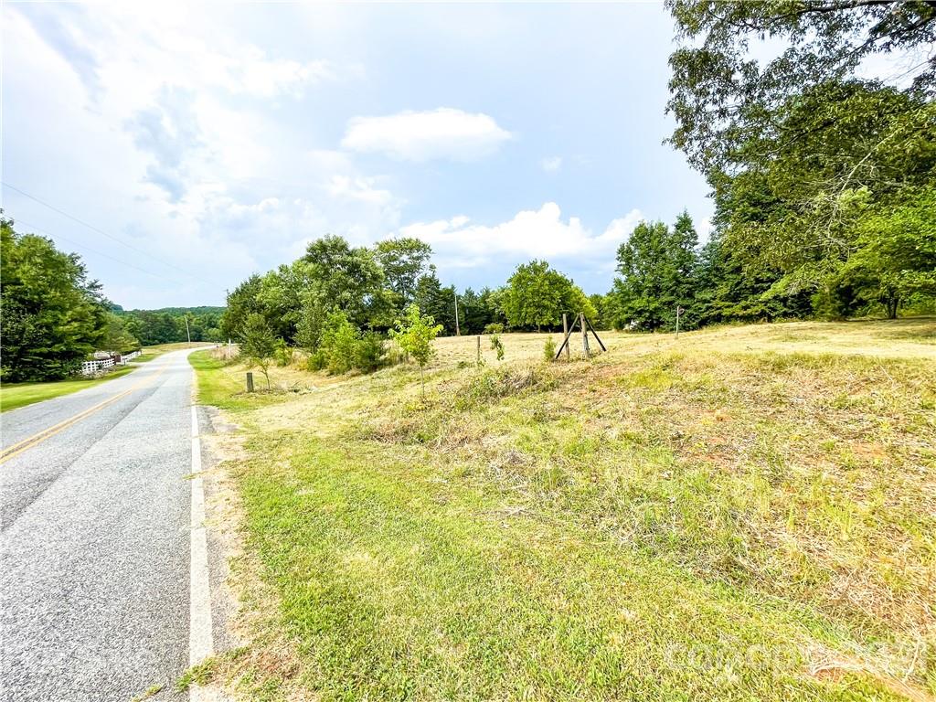 326 Hauss Road Lincolnton, NC 28092 - Photo 2 of 16 Gallery Image 2