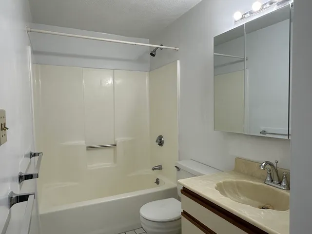 $3,900 | 1600 Massachusetts Avenue, Unit 303, Cambridge, MA 02138