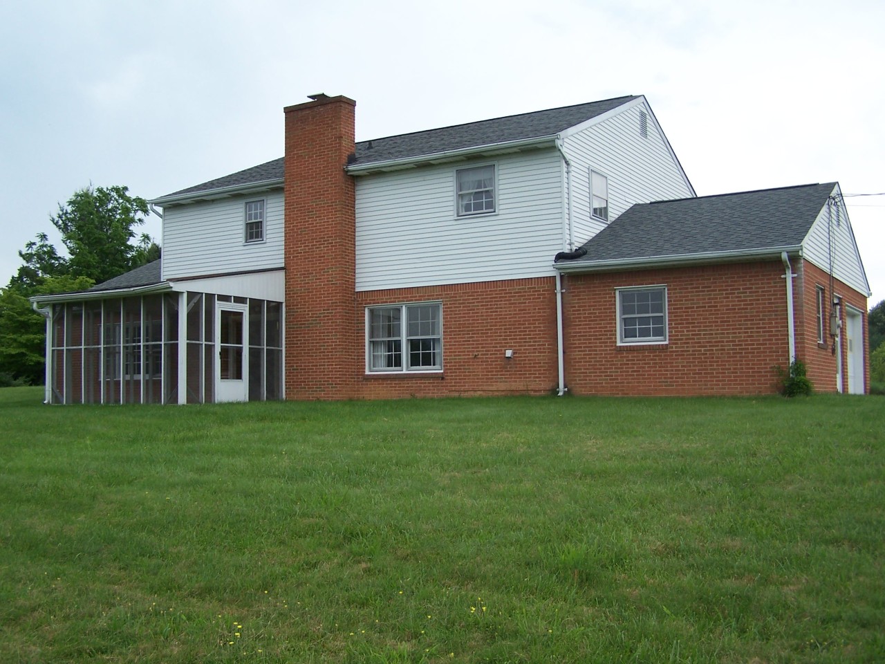 Screened in porch