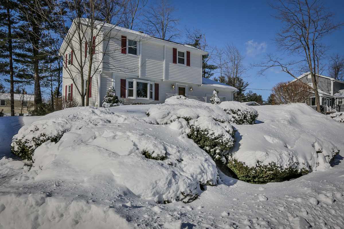 3 Glasgow Road Nashua, NH 03062 - Photo 2 of 27 Gallery Image 2