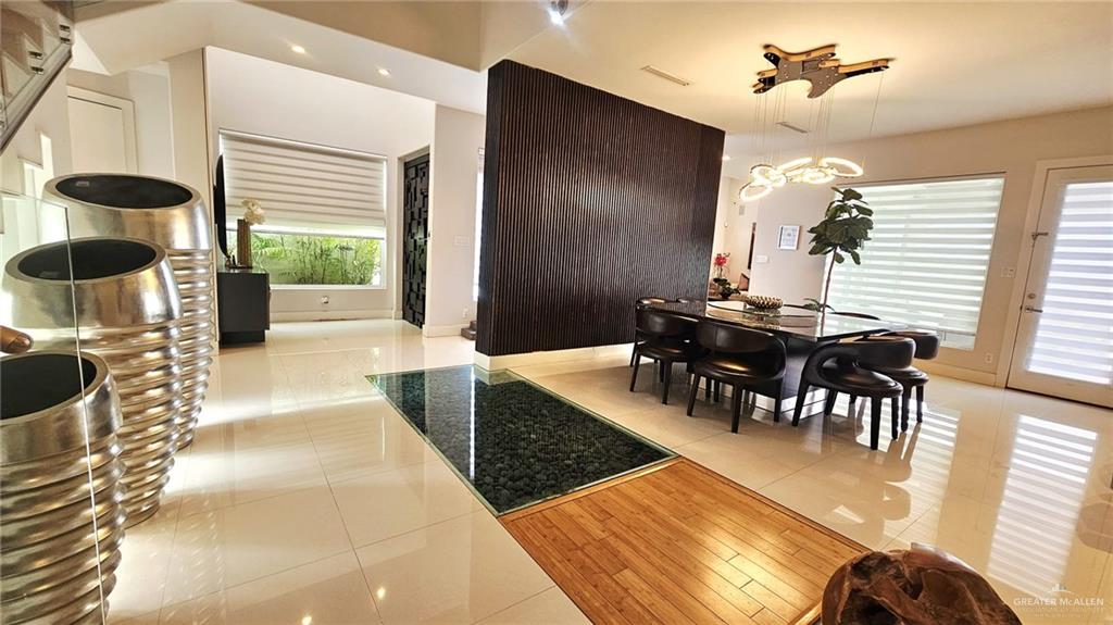 2213 South 48th Street McAllen, TX 78503 - Photo 4 of 28 a living room with furniture and a large window