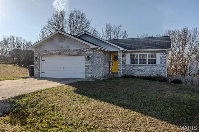 $289,900 | 19940 Simmons Road, Waynesville, MO 65583