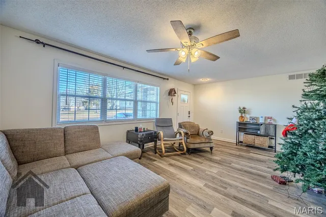 $289,900 | 19940 Simmons Road, Waynesville, MO 65583